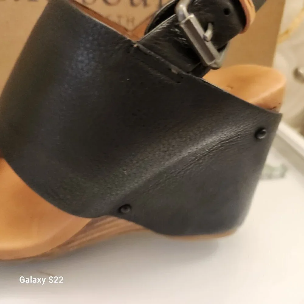 Gentle Souls by Kenneth Cole Women's Inka Wedge Sandal. Black. NIB. Size Various